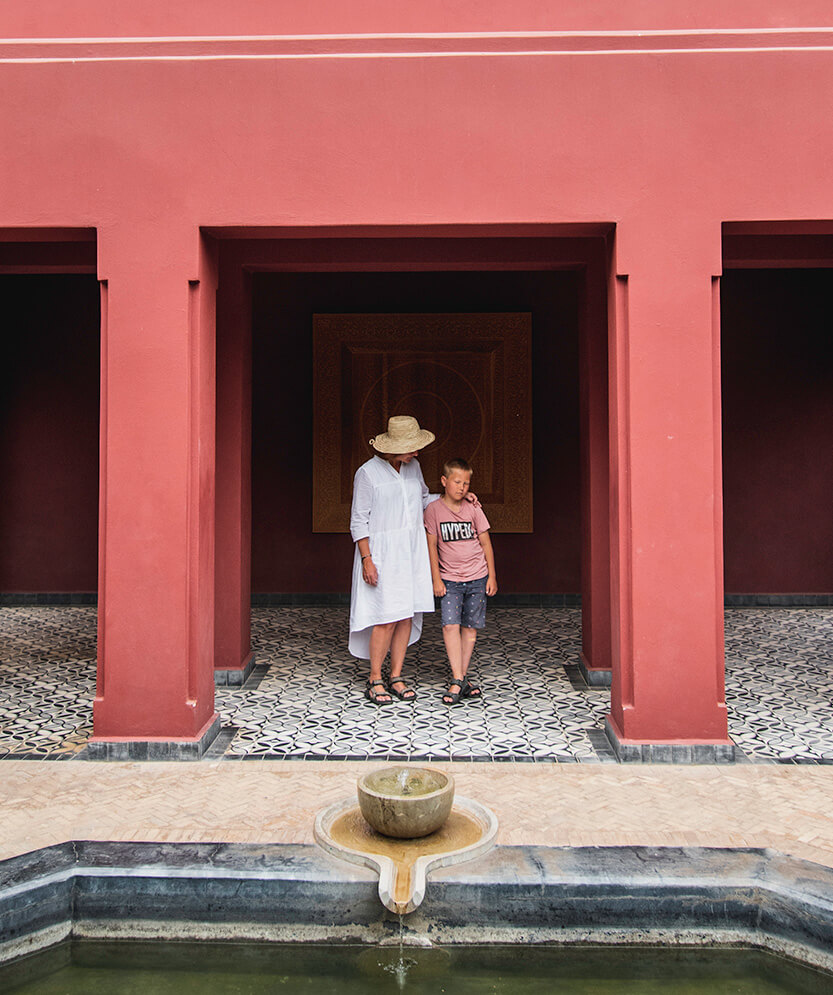 Sebastian is usually not keen on posing for photos. However, this time we managed to convince him… Le Jardin Secret – Marrakech.
