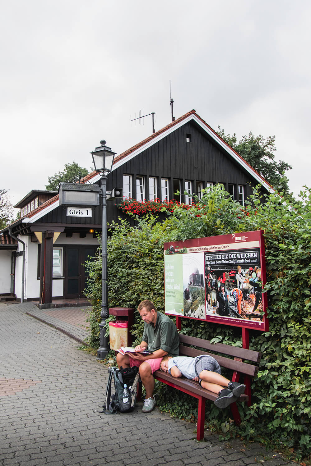 Sebastian Udnyttede Ventetiden Med En Lille Lur