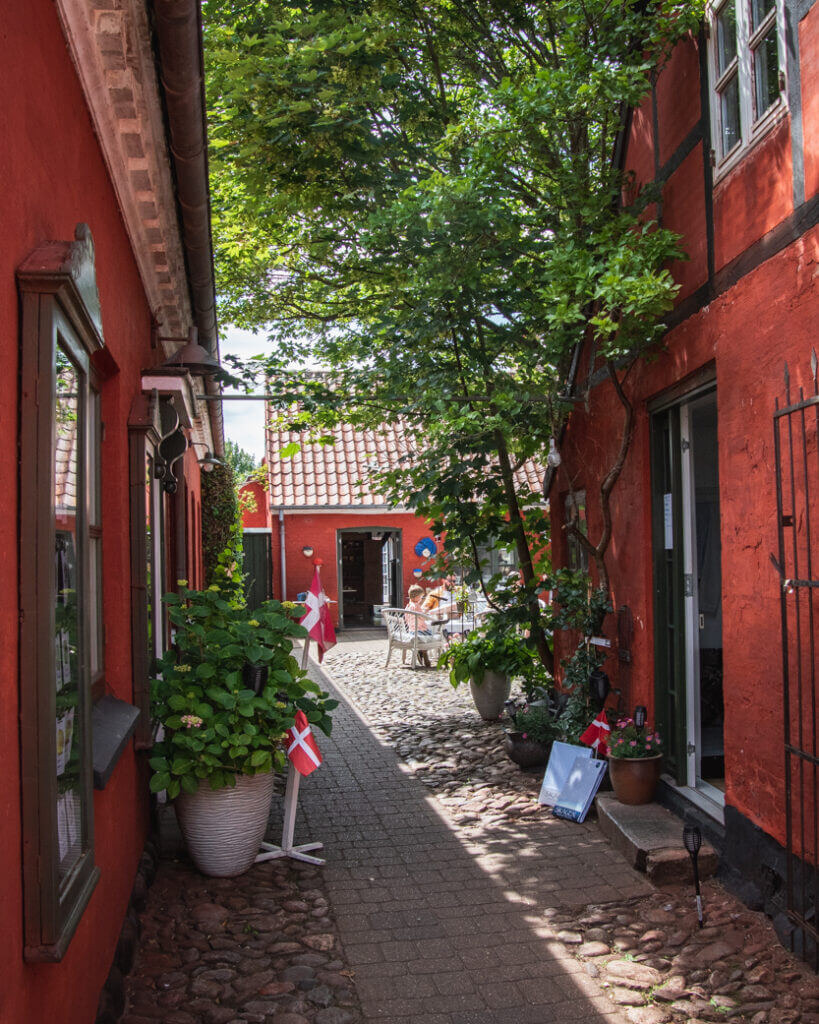 The courtyard at Snedkergaarden Ice Cream Café in Sæby