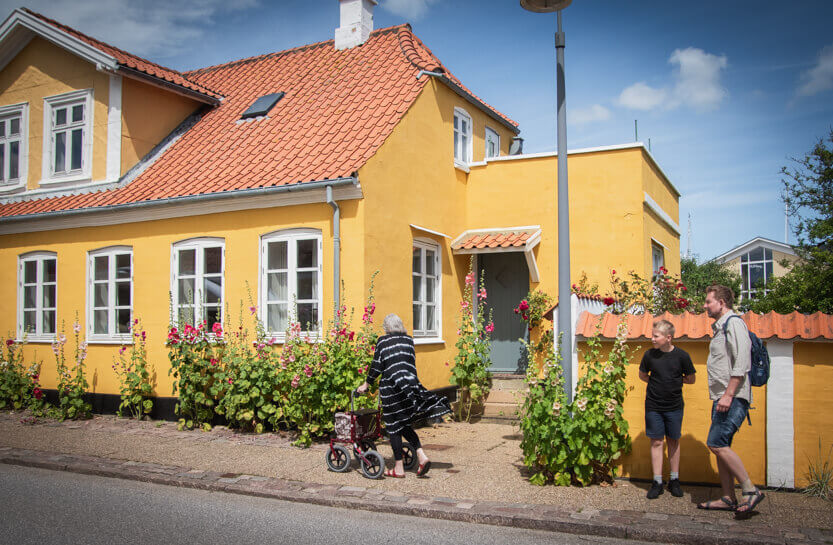 The houses in Sæby are so beautiful. Here are Peter, Sebastian, and my mom.