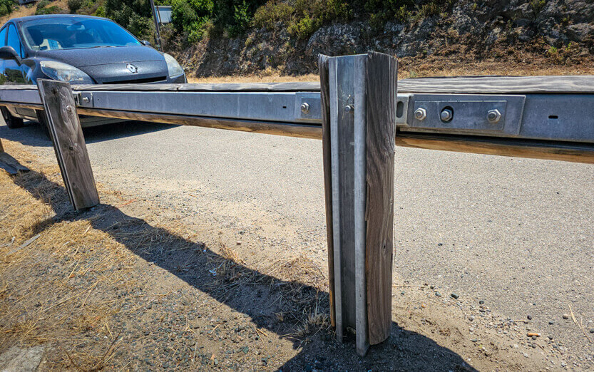 On some stretches, the guardrails are made of wood – but they’re reinforced on the back.