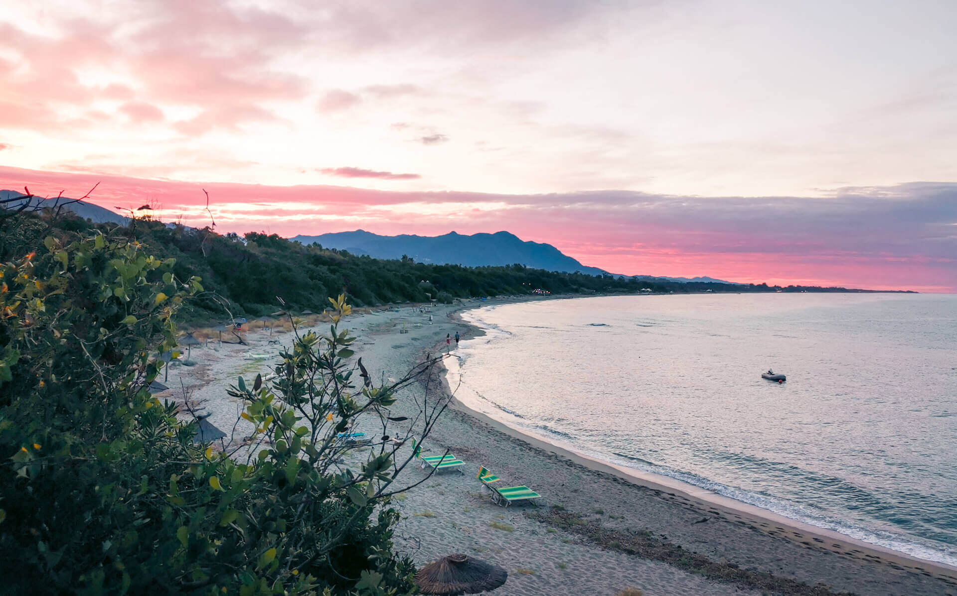 Tavel with childres as a naturist